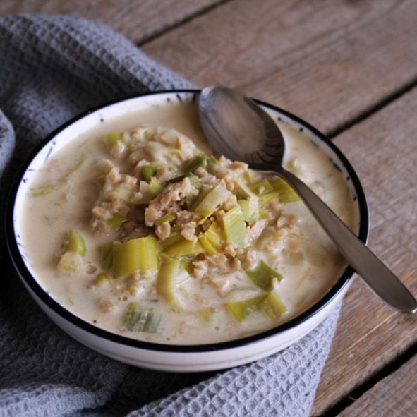 Vegane Käse-Lauch-Suppe – Blueberry Vegan