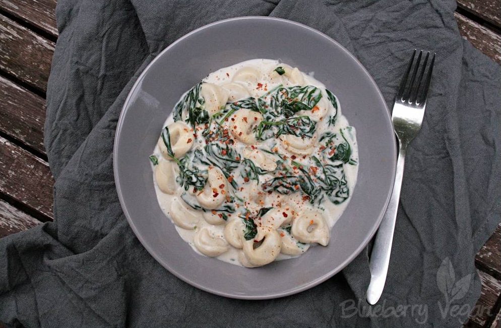 Tortellini in Spinat-Knoblauch-Rahm | Blueberry Vegan