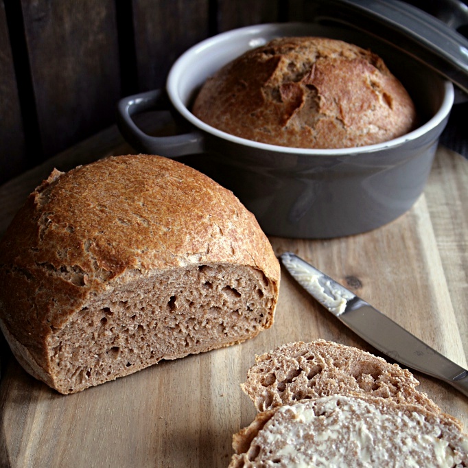 Vollkornbrot-aus-dem-Topf.jpg