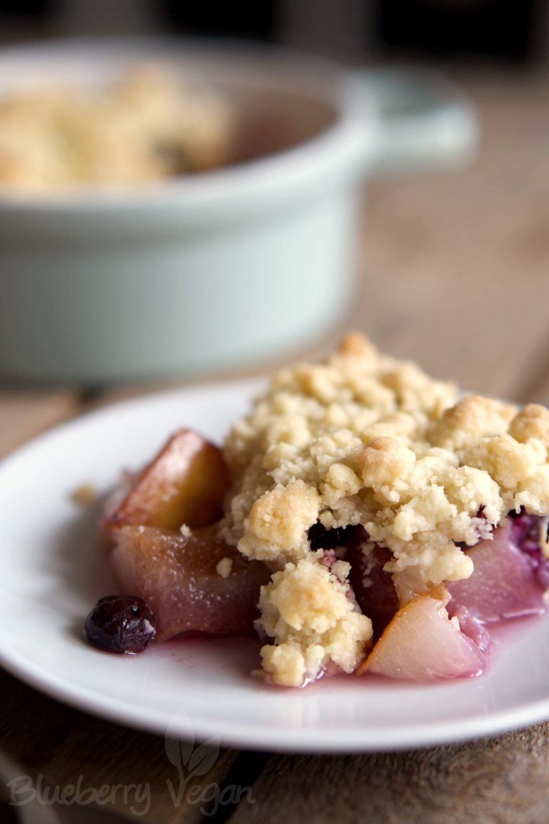 Delicious Pear Blueberry Crumble | Blueberry Vegan